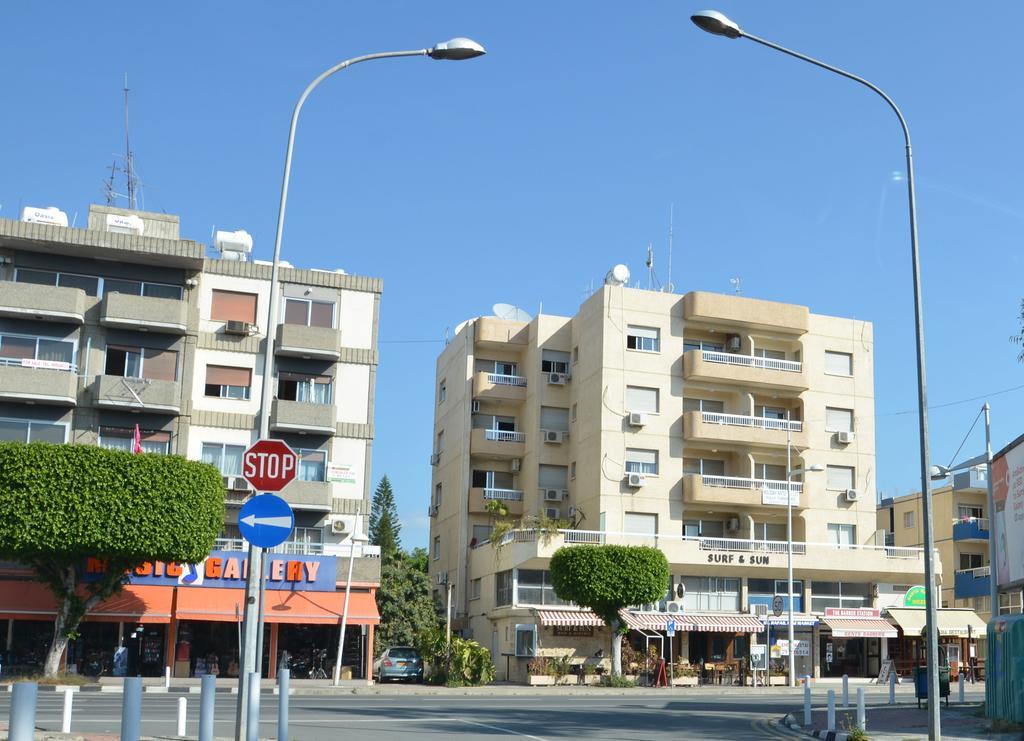 Pebble Beach Holiday Apartments Лімасол Екстер'єр фото