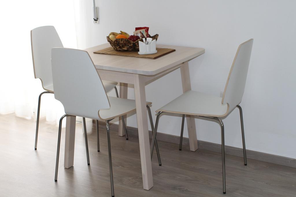 Pebble Beach Holiday Apartments Лімасол Екстер'єр фото