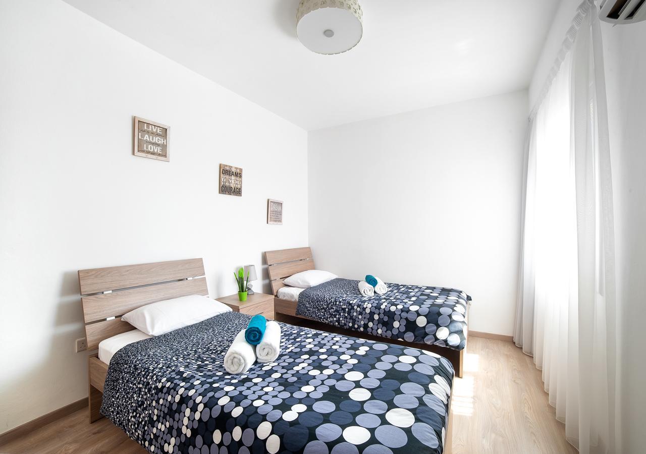 Pebble Beach Holiday Apartments Лімасол Екстер'єр фото