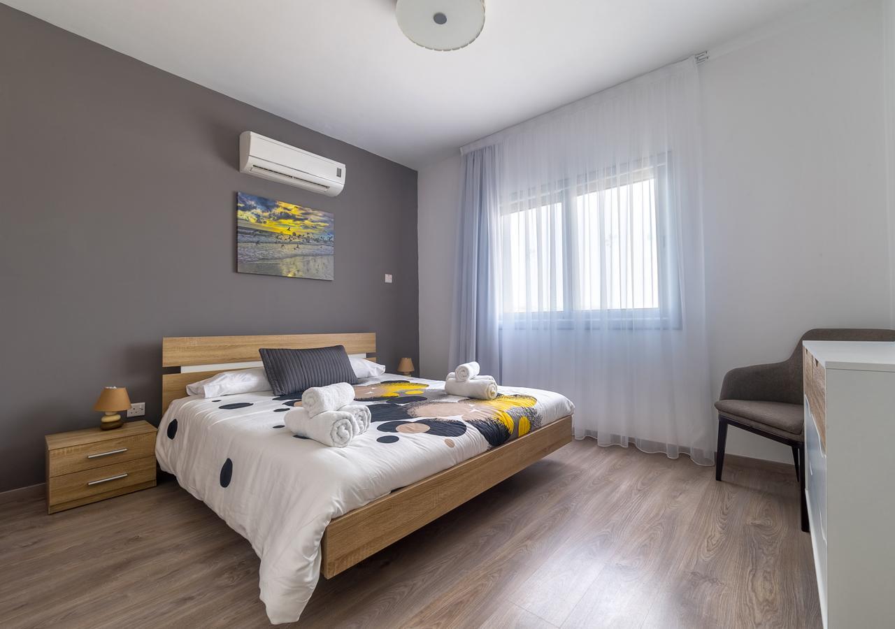 Pebble Beach Holiday Apartments Лімасол Екстер'єр фото