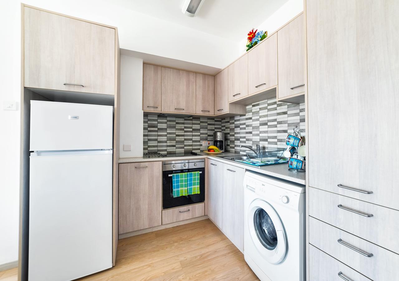 Pebble Beach Holiday Apartments Лімасол Екстер'єр фото