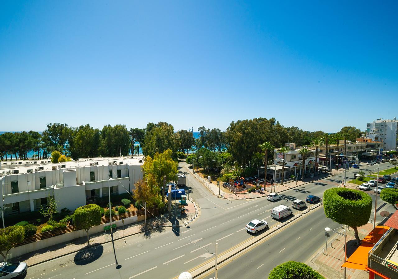 Pebble Beach Holiday Apartments Лімасол Екстер'єр фото