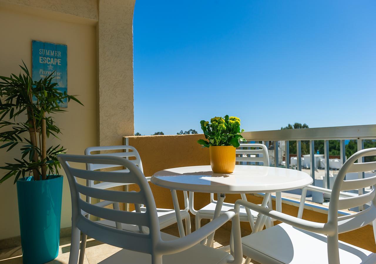 Pebble Beach Holiday Apartments Лімасол Екстер'єр фото